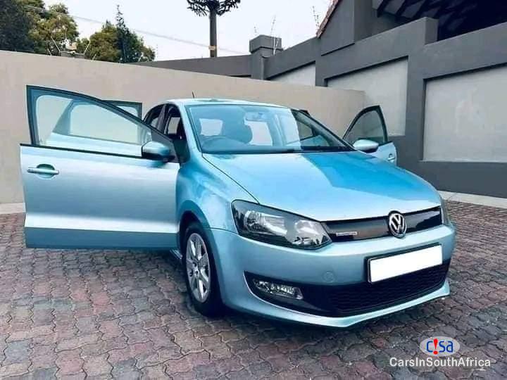 Volkswagen Polo 1.2TSl Automatic 2015 - image 2
