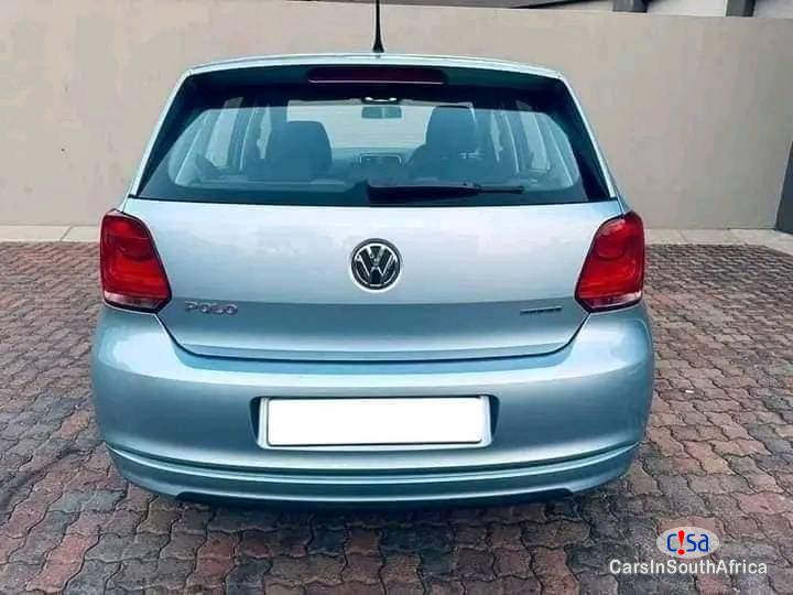 Volkswagen Polo 1.2TSl Automatic 2015 - image 3