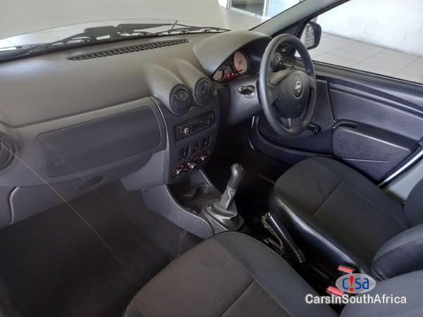 Nissan NP200 1.6 A/C Safety Pack Manual 2018 - image 4