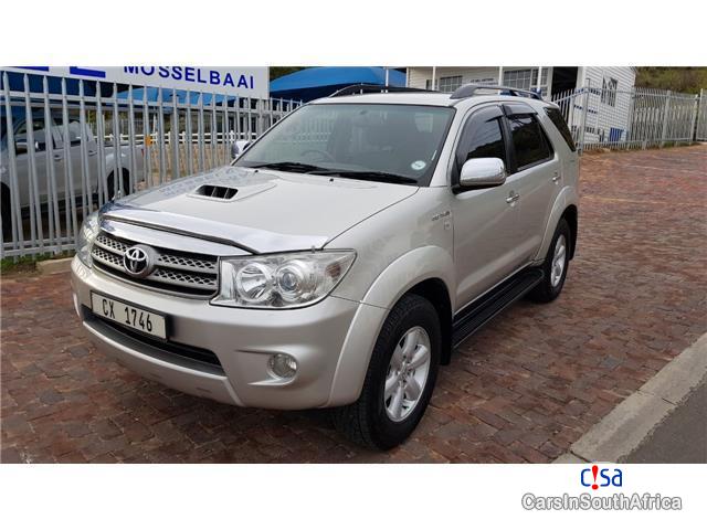 Toyota Fortuner 2.8 Automatic 2015 - image 3