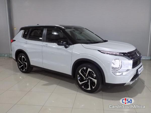 Pictures of Mitsubishi Outlander Automatic 2023