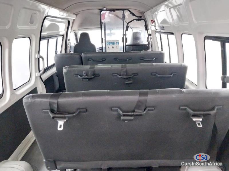 Toyota HiAce 2.5 Manual 2022 - image 12