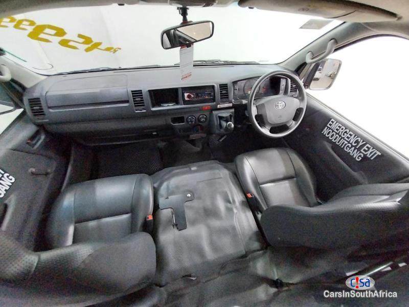 Toyota HiAce 2.5 Manual 2022 - image 9