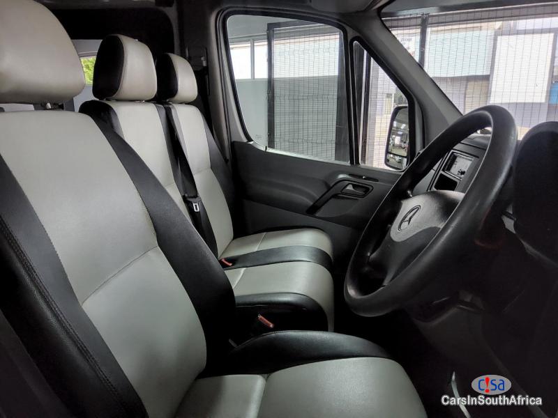 Mercedes Benz 2.0 Manual 2017 - image 8