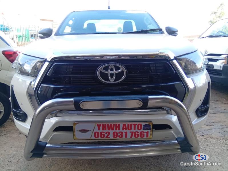 Toyota Hilux Manual 2018 - image 4
