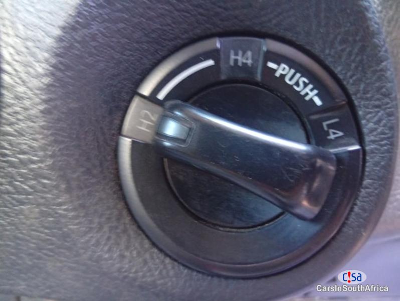 Toyota Hilux Manual 2018 - image 5