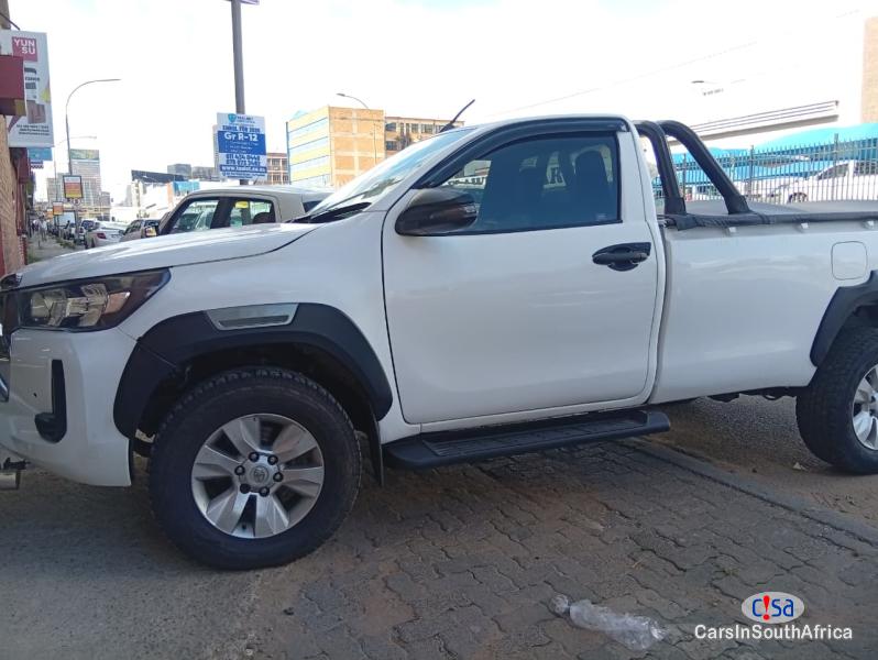 Toyota Hilux Manual 2018 - image 8