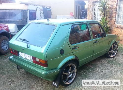 Volkswagen Golf Manual 2000 in Gauteng