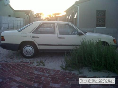 Picture of Mercedes Benz 200 Series Automatic 1989
