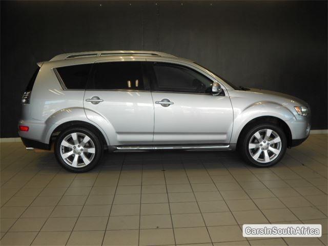 Pictures of Mitsubishi Outlander Automatic 2009