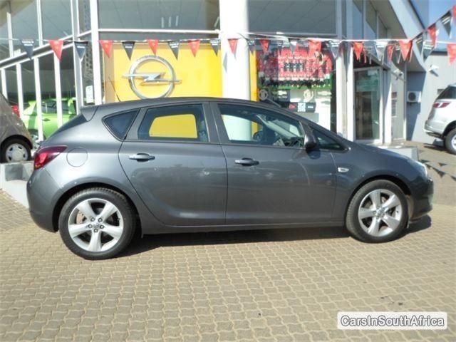 Pictures of Opel Astra Manual 2011
