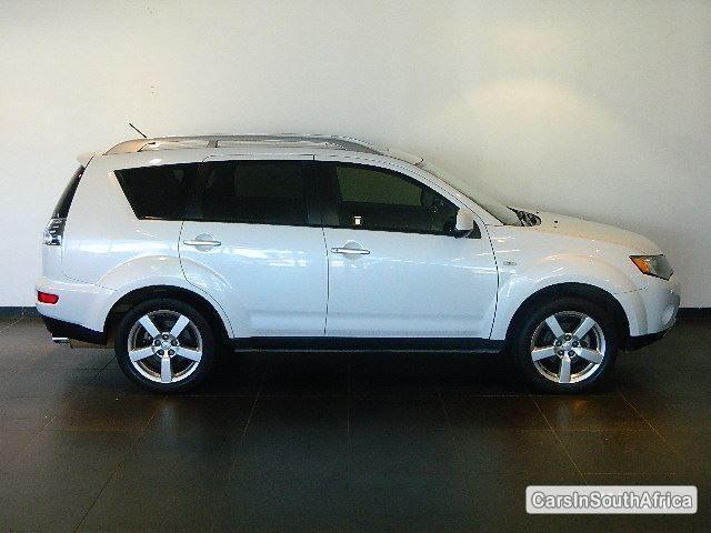 Pictures of Mitsubishi Outlander Automatic 2009