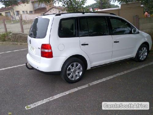 Volkswagen Touran 2005 - image 2
