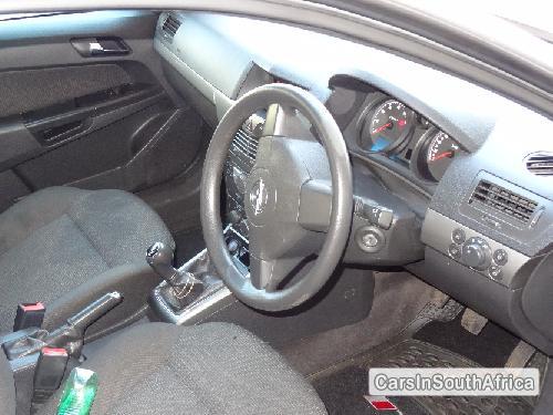 Opel Astra 2005 - image 2