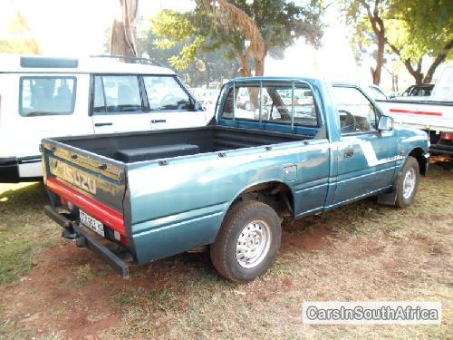 Isuzu 1995 - image 2