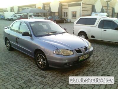 Hyundai Elantra 1999 - image 2