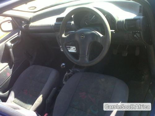 Opel Corsa Manual 2000 - image 2