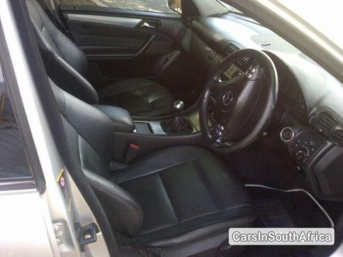 Mercedes Benz C-Class Manual 2006 - image 2