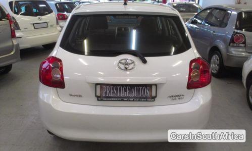 Toyota Auris Manual 2008 - image 2