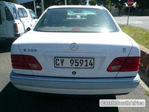 Mercedes Benz E-Class Automatic 1997 - image 2