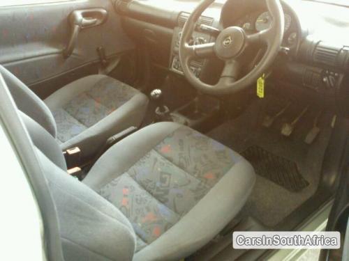 Opel Corsa Manual 2004 - image 2
