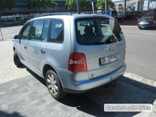 Volkswagen Touran Manual 2006 - image 2