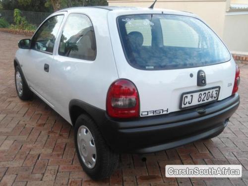 Opel Corsa Manual 2005 - image 2