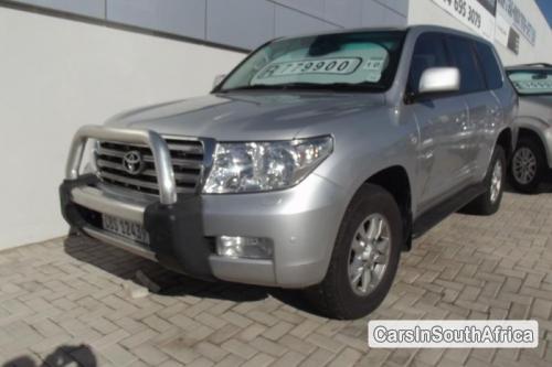 Toyota Land Cruiser Automatic 2010 - image 2