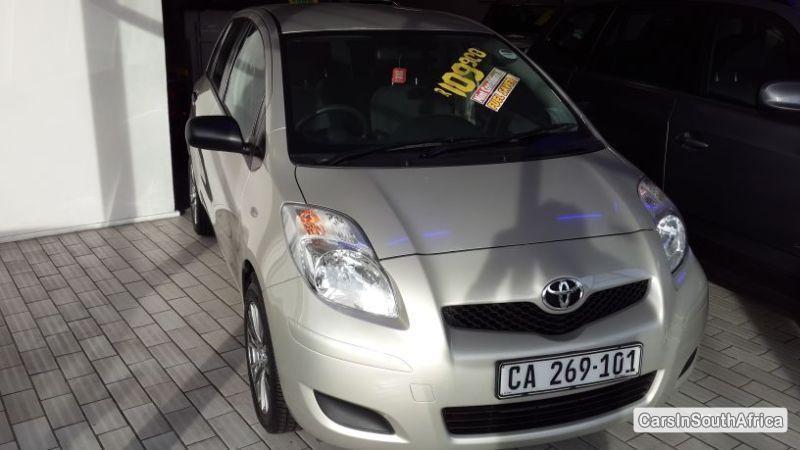 Toyota Yaris Manual 2011 - image 2