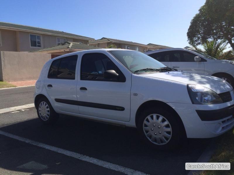 Renault Clio Manual 2006 - image 2
