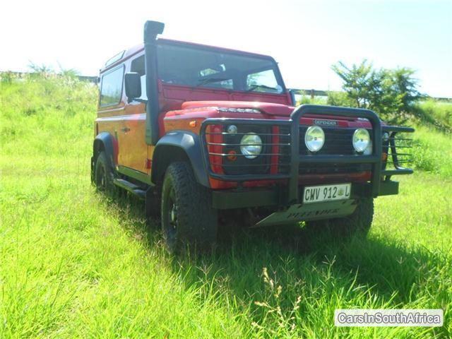 Land Rover Defender Manual 2002 - image 2