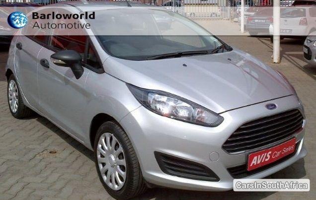 Ford Fiesta Manual 2014 - image 2