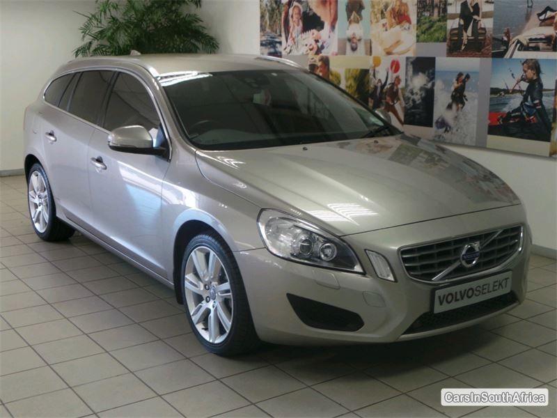 Volvo V60 Manual 2011 - image 2