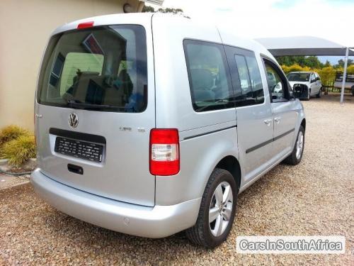 Volkswagen Kombi Manual 2010 - image 3