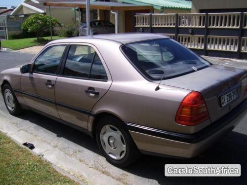 Mercedes Benz C-Class Manual 1994 - image 3