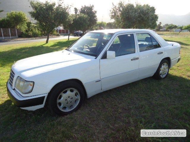 Mercedes Benz W124 Automatic 1994 in Western Cape