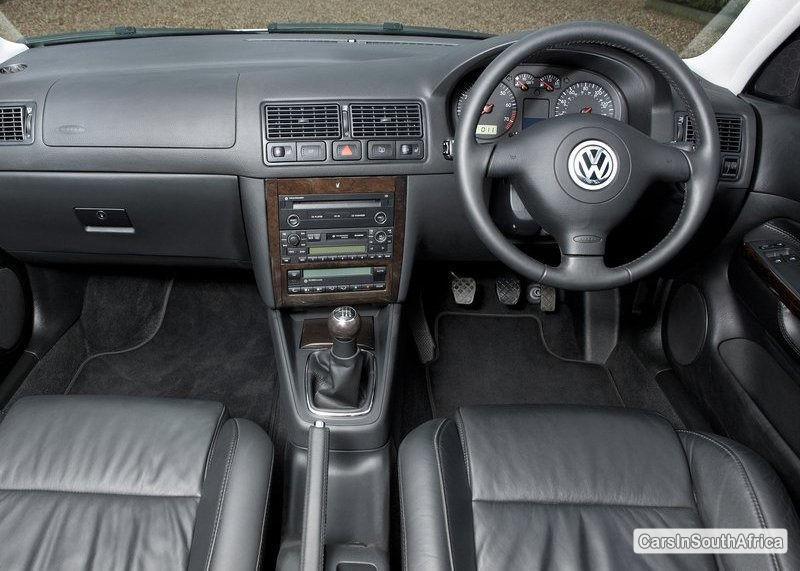 Volkswagen Golf Manual 2004 in Gauteng