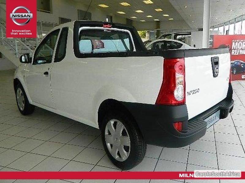 Nissan NP200 Manual 2015 - image 3