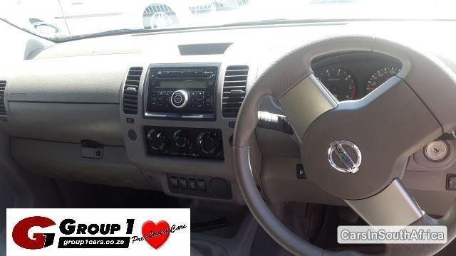 Nissan Navara Manual 2010 - image 3