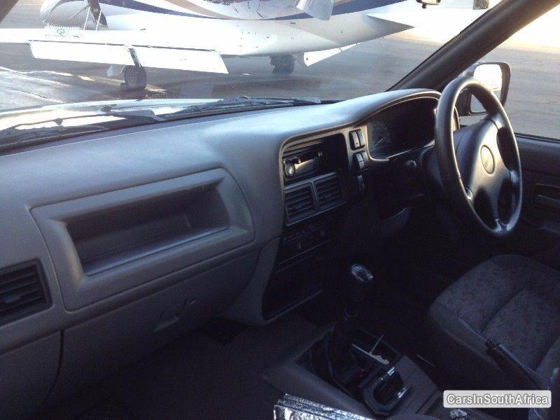 Isuzu Frontier Manual 2001 in Gauteng