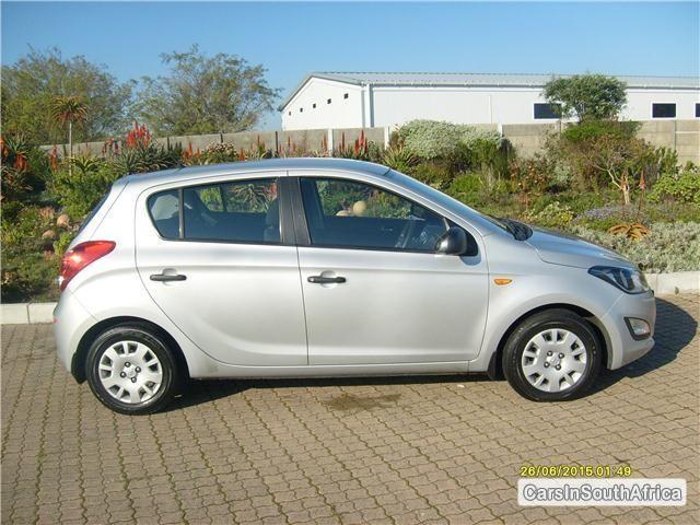 Hyundai i20 Manual 2013 - image 3