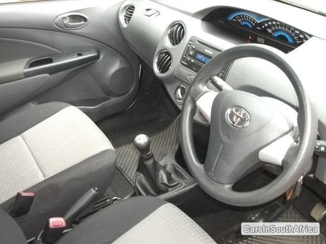 Toyota Etios Manual 2013 - image 3