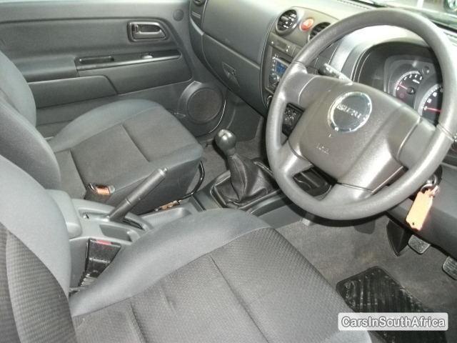 Isuzu KB Series Manual 2011 - image 3