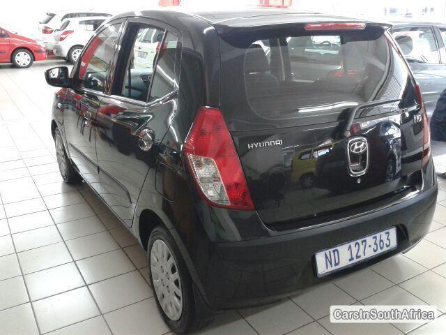 Hyundai i10 Manual 2010 - image 3