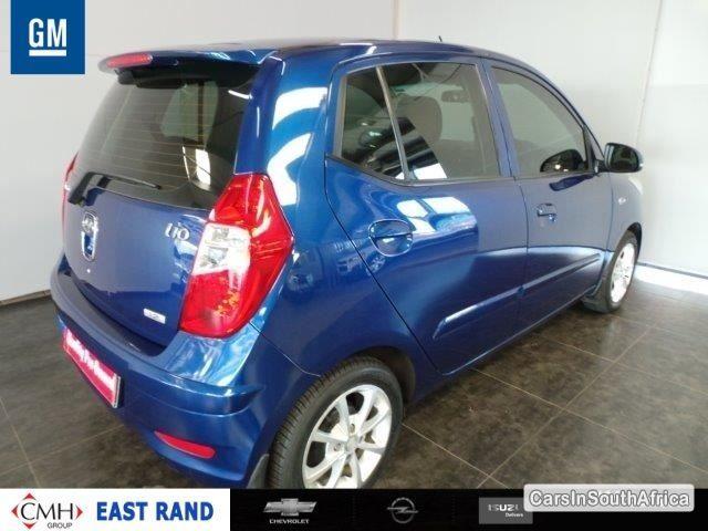 Hyundai i10 Manual 2012 - image 3