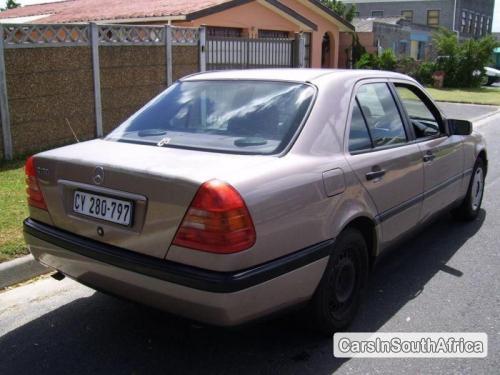 Mercedes Benz C-Class Manual 1994 - image 4