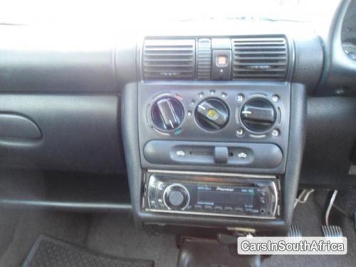 Opel Corsa Manual 2005 - image 4