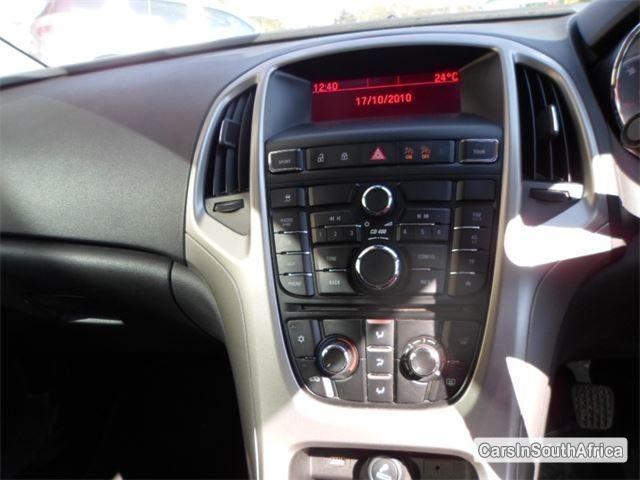 Opel Astra Manual 2011 - image 4