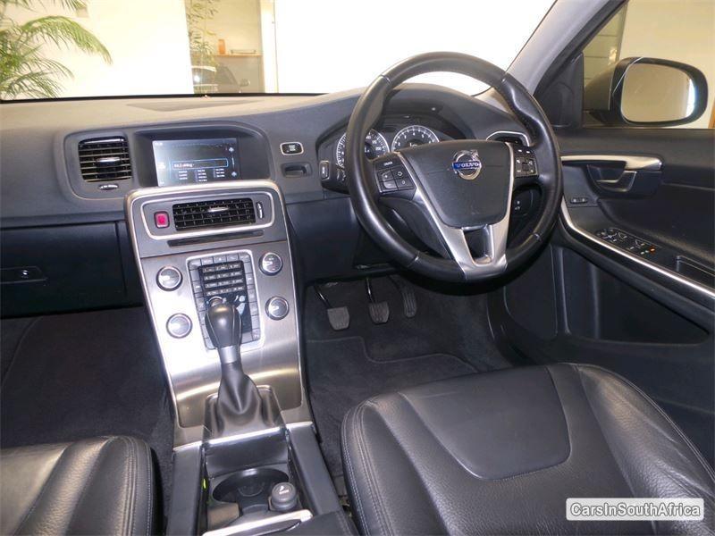 Volvo V60 Manual 2011 - image 4
