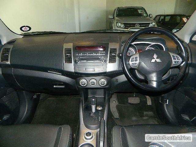 Mitsubishi Outlander Automatic 2009 - image 4
